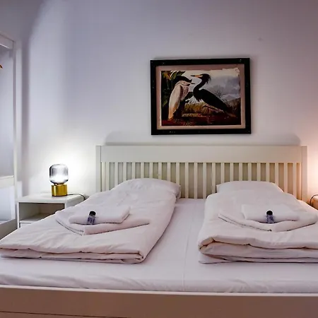 Bpvf - Castle Escape For Four Apartament